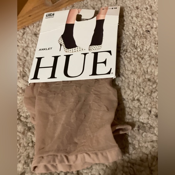 Hue Anklet Sheer Natural Sock - Picture 7 of 8